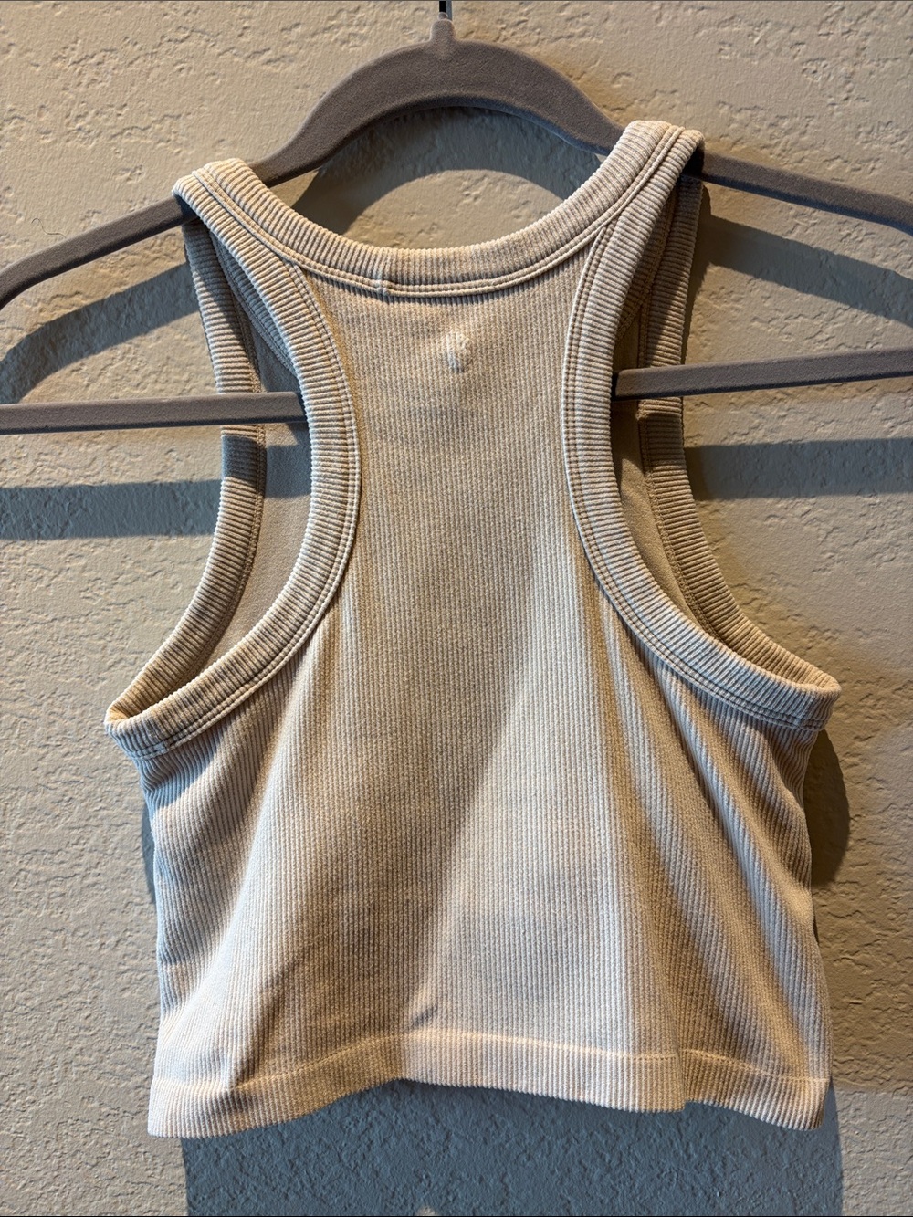 BuffBunny | Ribbed Cropped Tank Top - Picture 2 of 4